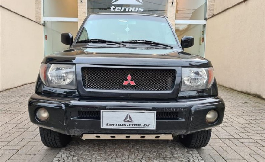 Mitsubishi pajero io 2001